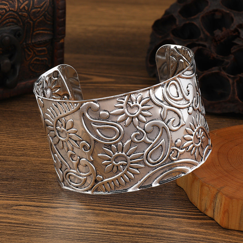 WholesaleCarved Pattern Bohemian Bracelet