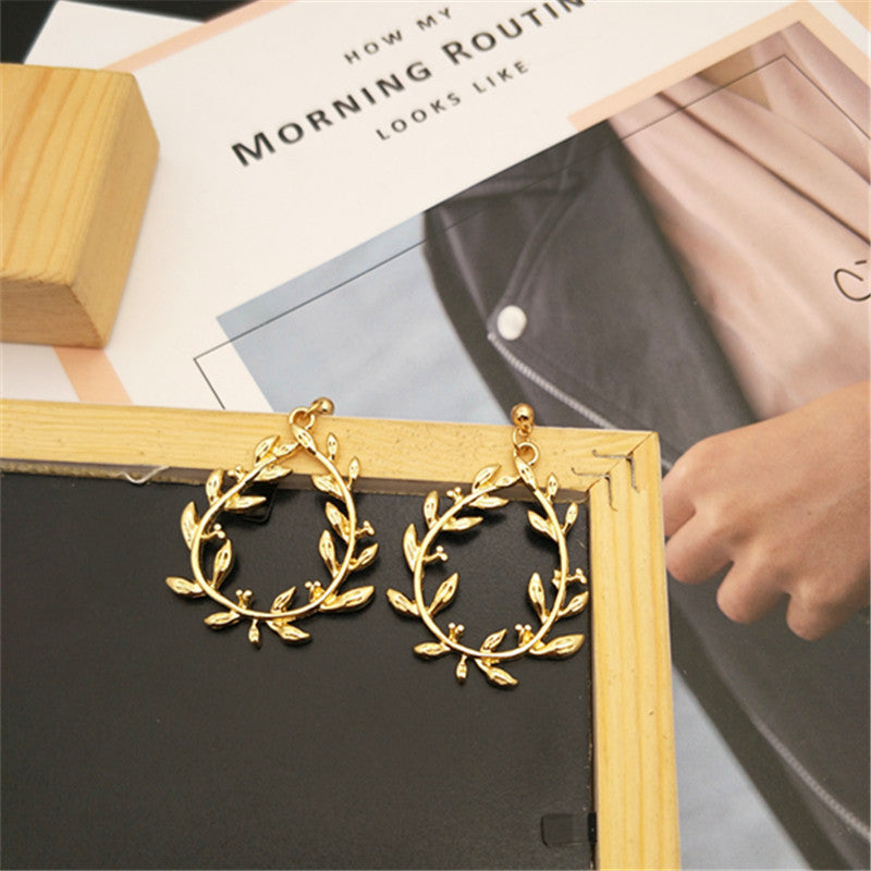 Wholesale S925 silver needle leaf rose small fresh flower earrings