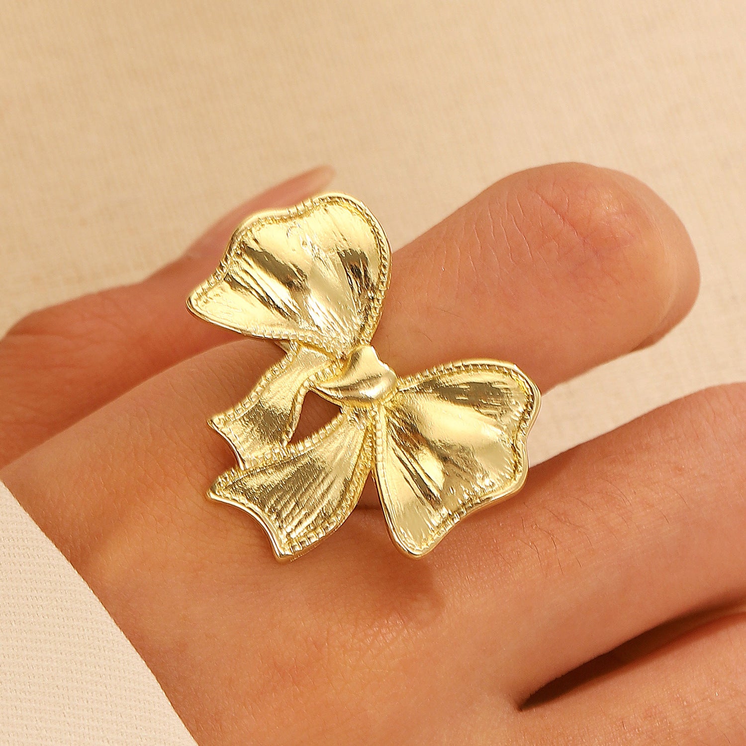 Wholesale Vintage Metal Bow Ring Micro-Inlaid Pink Zirconia Open Ring