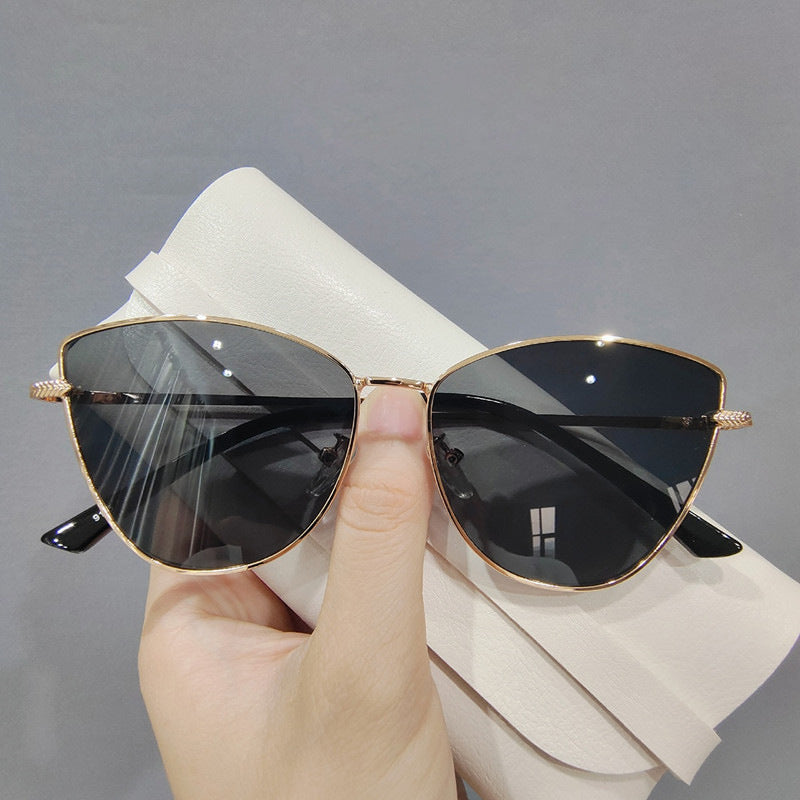 Wholesale Small metal frame cat-eye sunglasses
