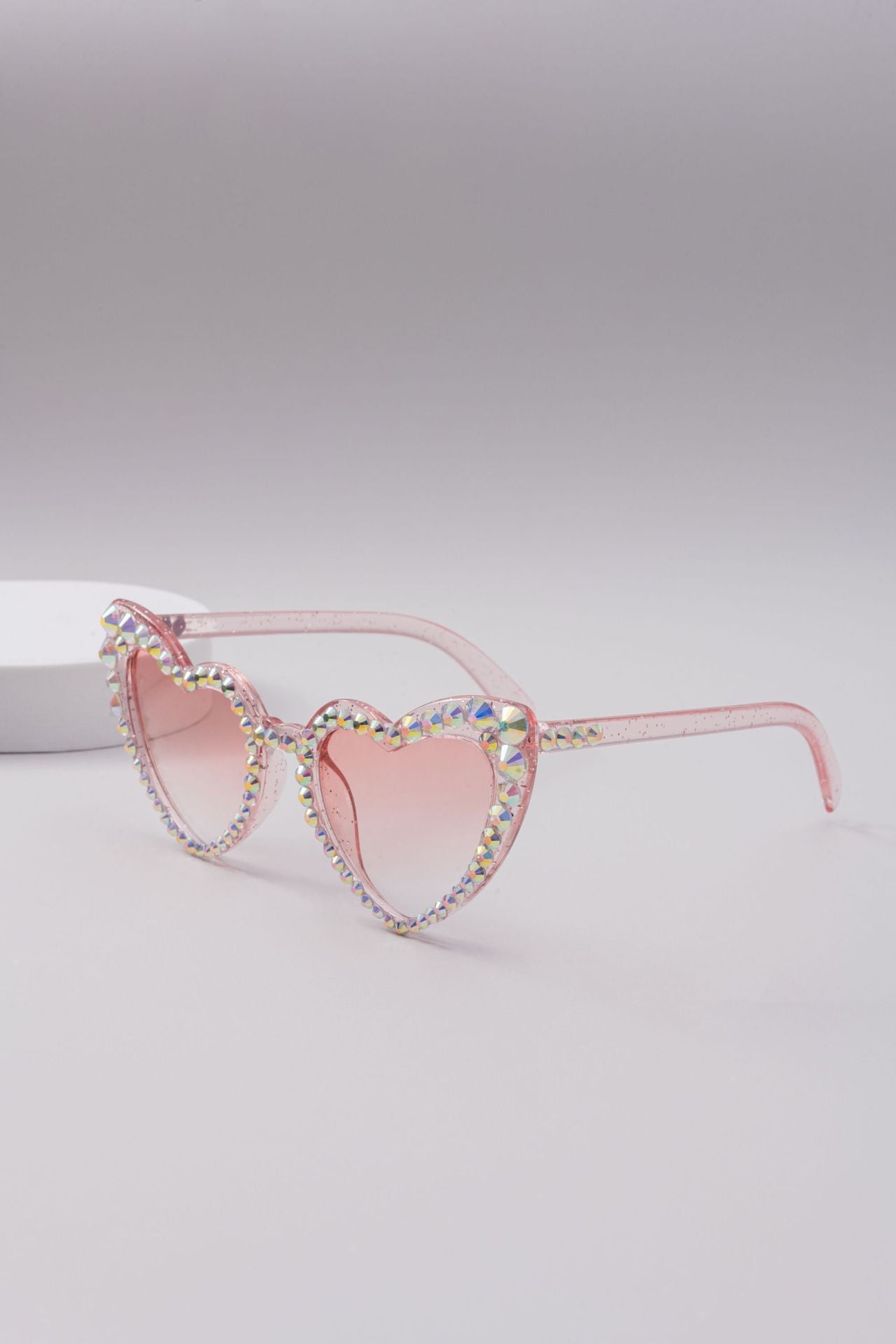 Wholesale Heart-shaped diamond sunglasses, dot diamond handmade glasses 2024 new style women's cute cat-eye