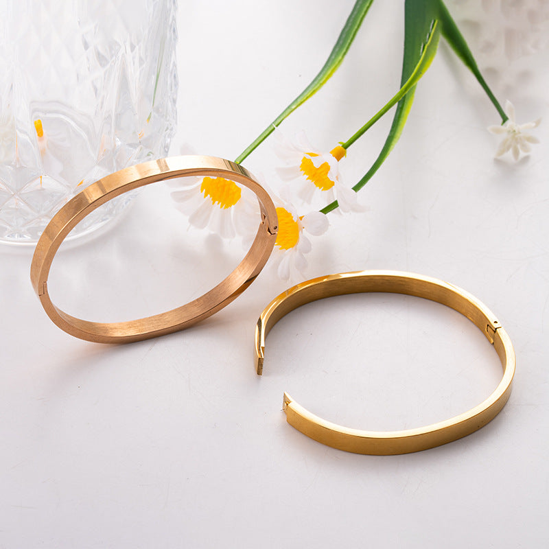 Wholesale Glossy Oval Titanium Steel Opening 6mm Gold Bracelet