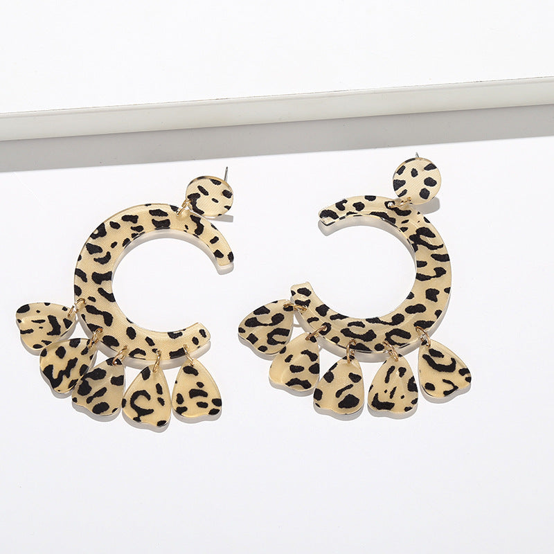 Wholesale Crescent Heart Tiger Skin Metal Earrings