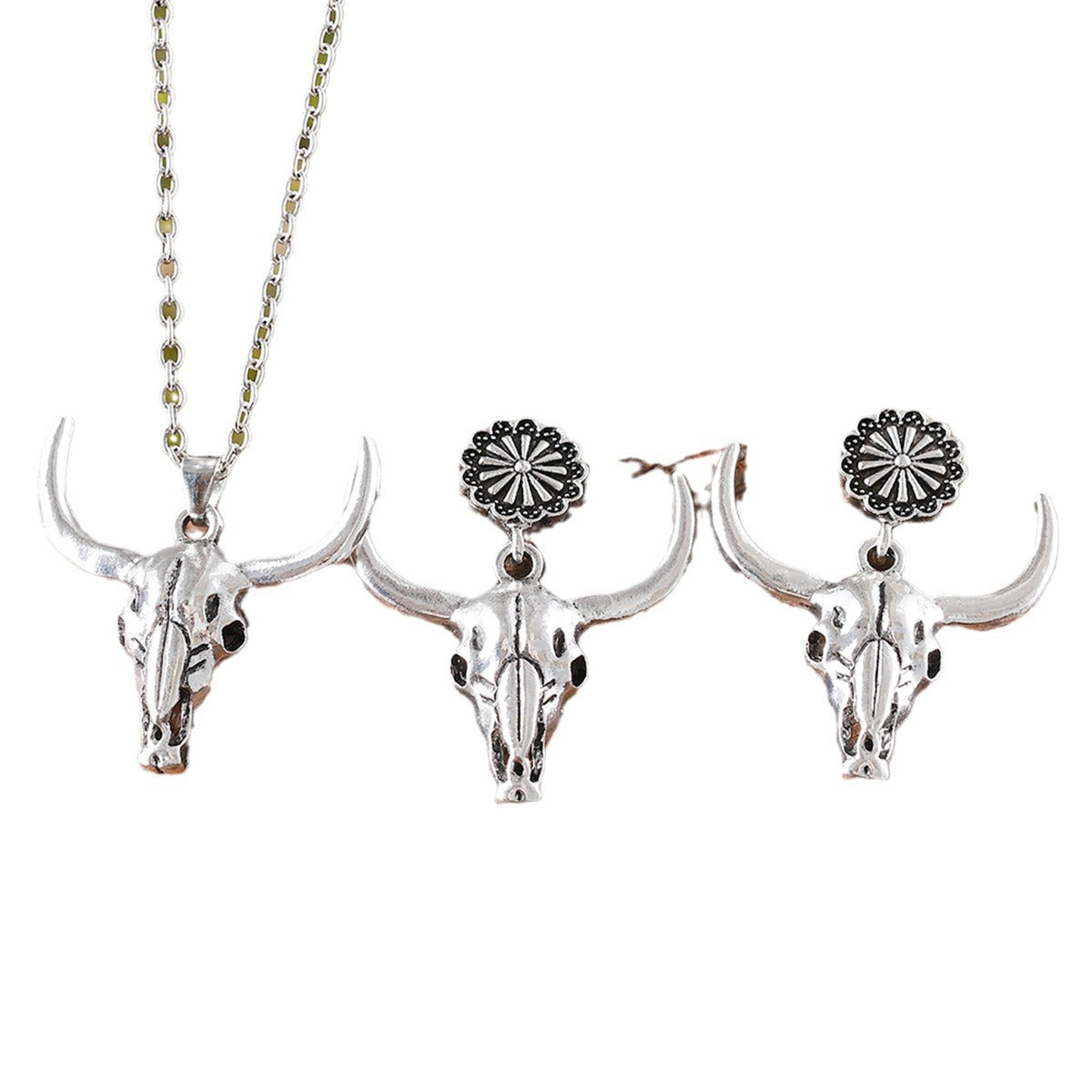 Wholesale Western style cow head and horn necklace