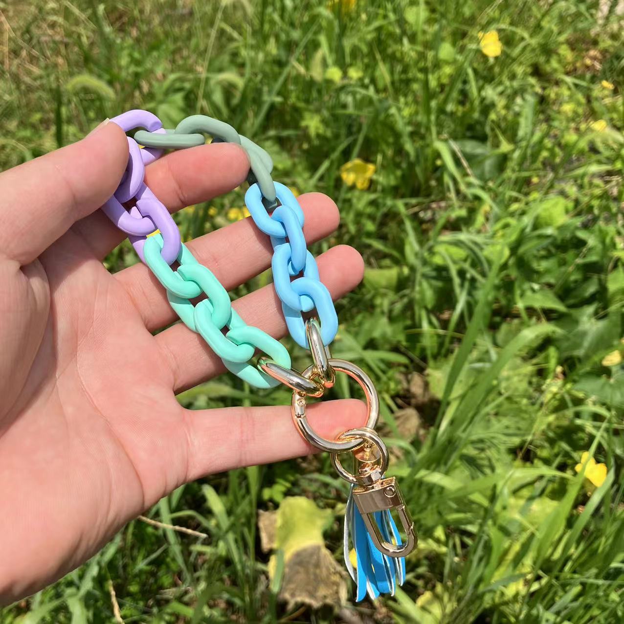 Wholesale Acrylic Colorful Bracelet Keychain