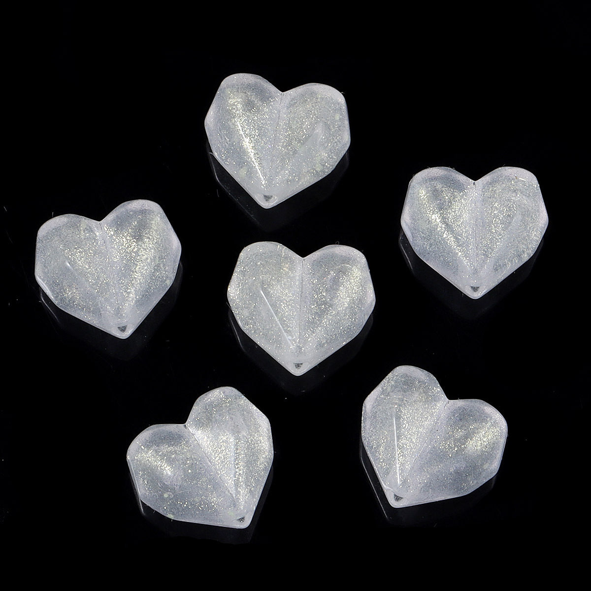 Wholesale Random 100pcs luminous colored cut three-dimensional heart-shaped acrylic beads