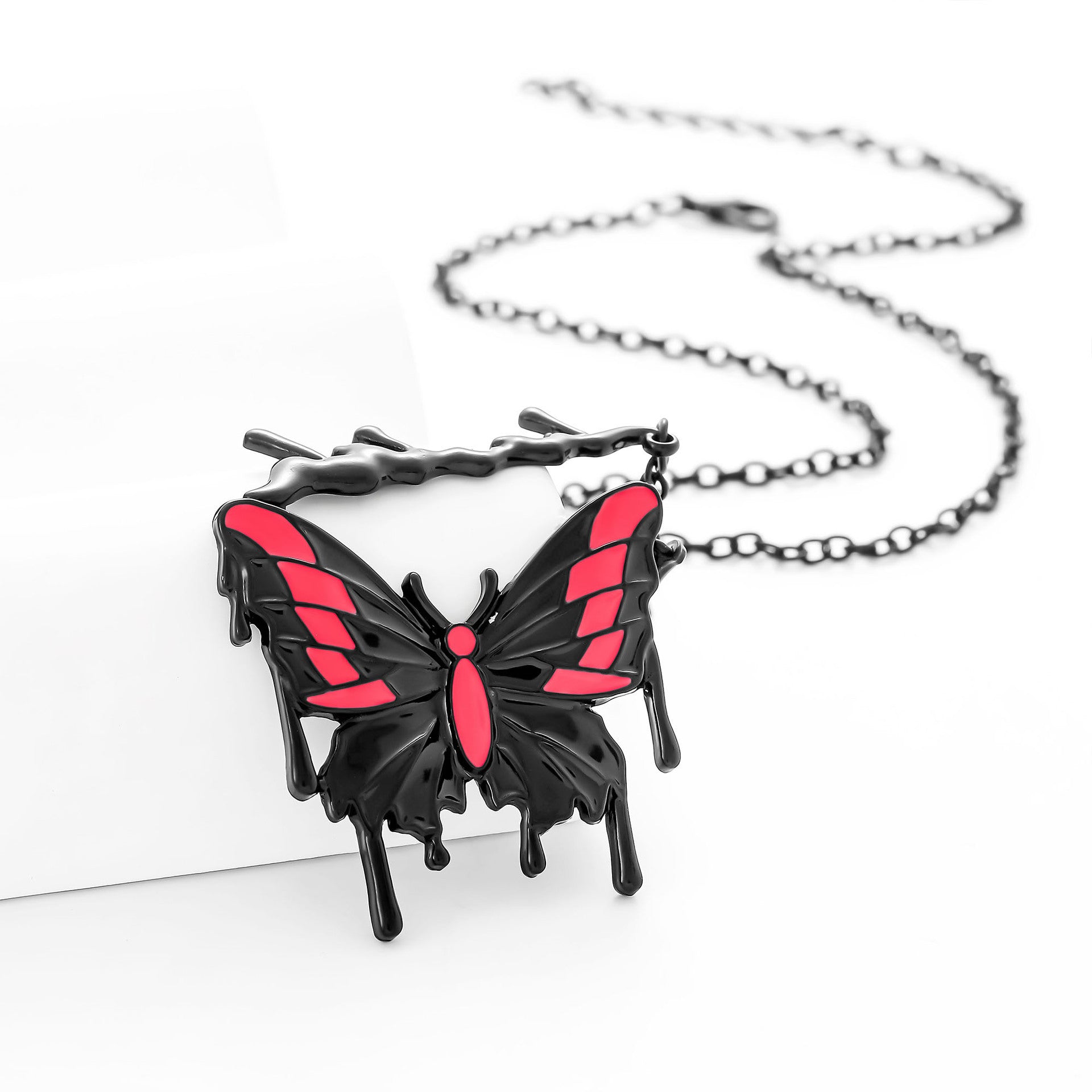 Personalized exaggerated oil-drop black and pink butterfly necklace