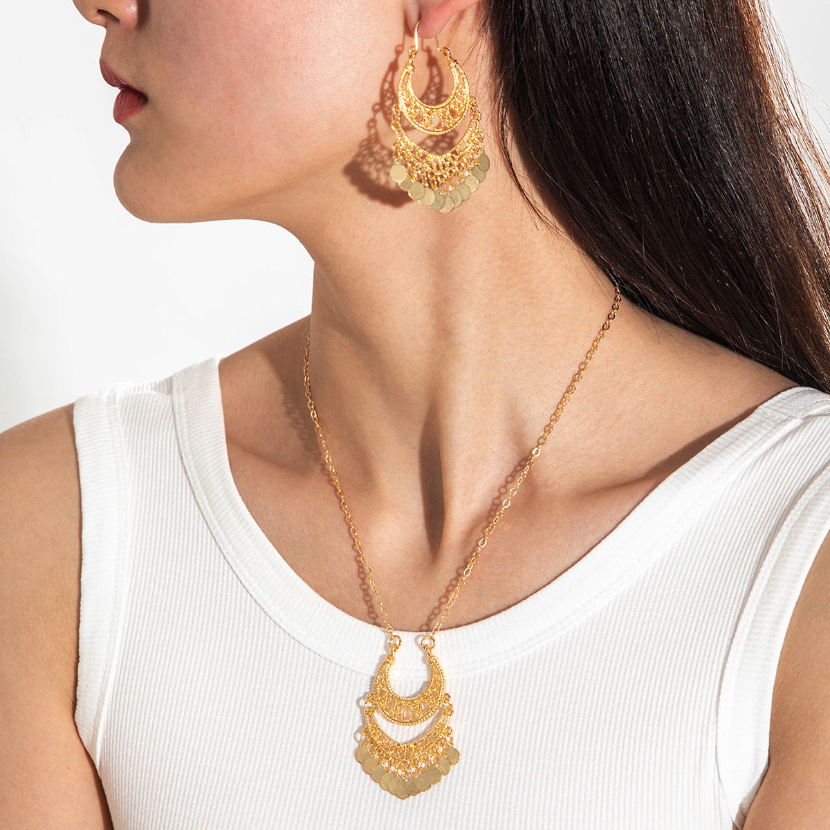 Wholesale Circular hollow crescent  Vintage Earrings