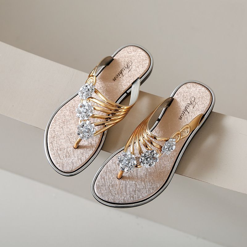 Wholesale Women's Summer Flat Bottom Three Flowers with Diamond silver Beach Sandals
