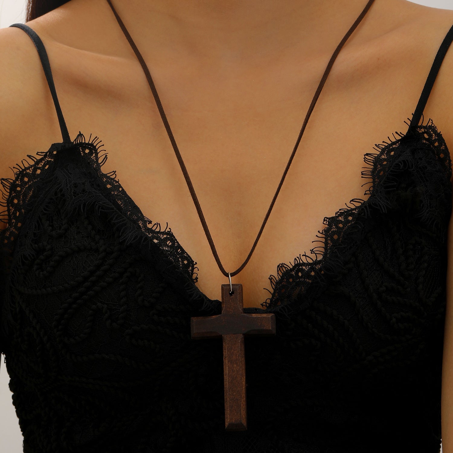Wholesale  Dark Retro Wooden Cross Pendant Necklace Unisex Fashion Jewelry Accessory
