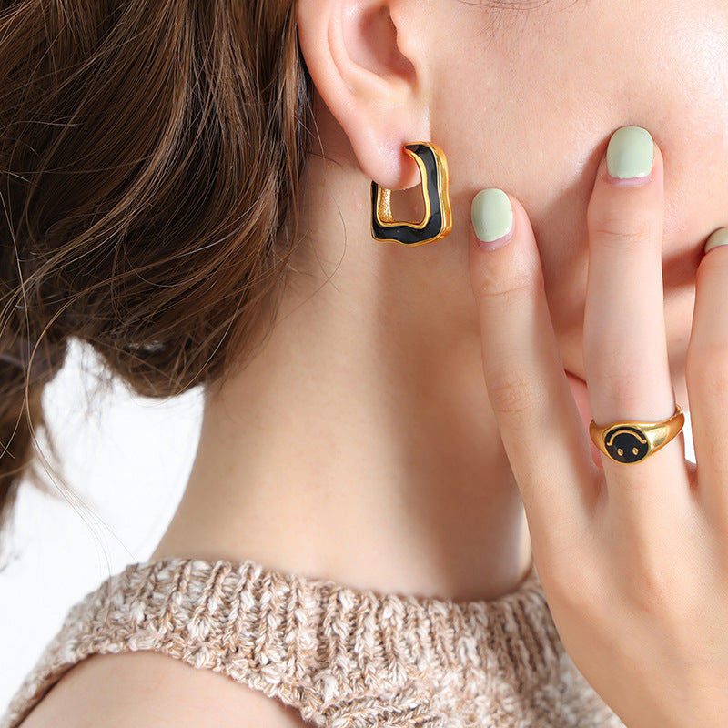 Wholesale Retro Geometric Curved Black Gold Plated Earrings