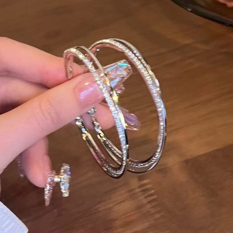 Wholesale Exaggerated large hoop earrings