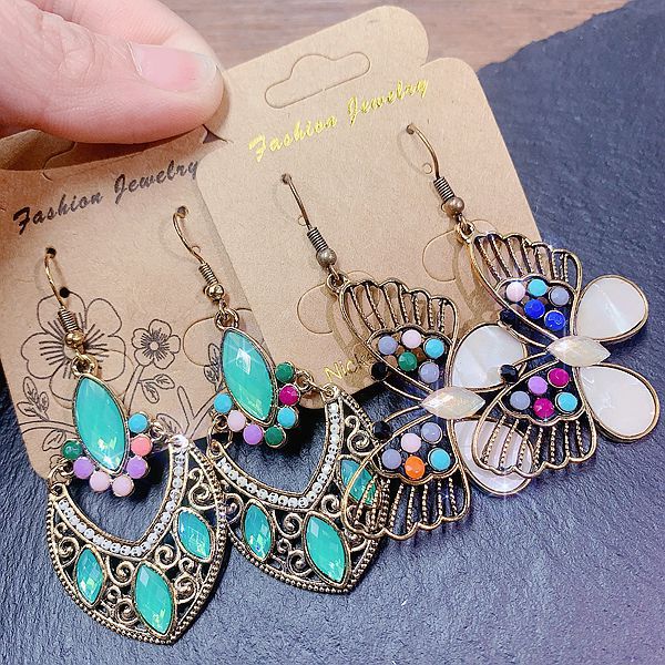 Wholesale Vintage Diamond-encrusted Light Luxury Carved Ethnic Style Earrings