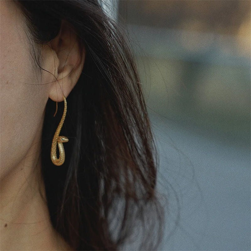 Wholesale Zinc Alloy Gold Electroplated Snake Ear Cuffs For Women Party Gift Fashion Accessory