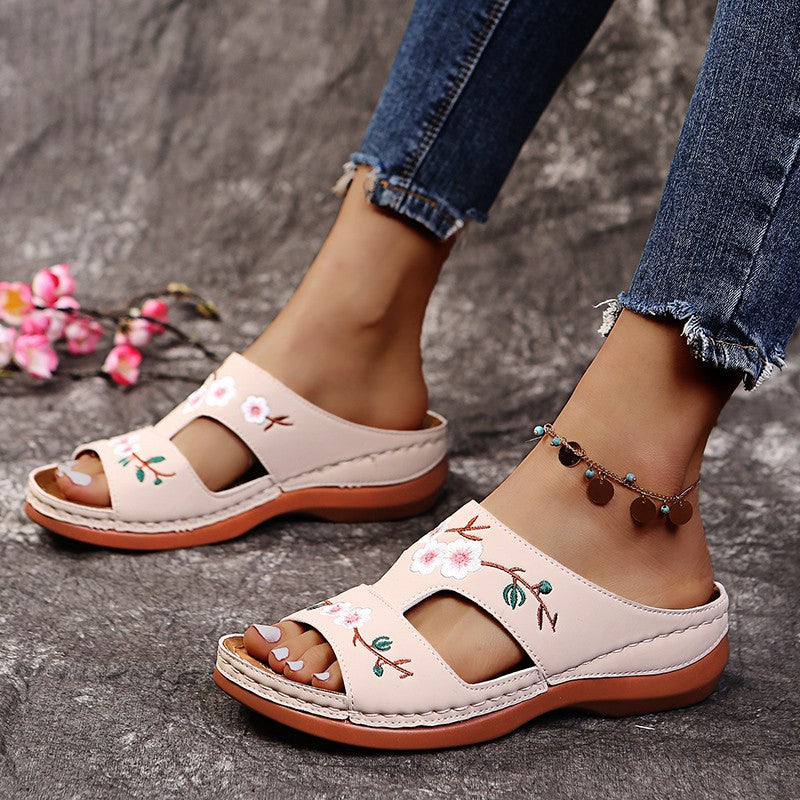 Wholesale trade hot summer women's wedge heel large size platform sandals slippers