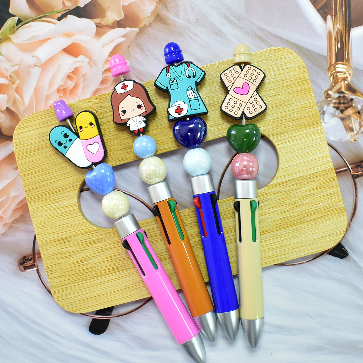 Wholesale  Random 100pcs/pack  Cartoon Medical Nurse Series Beads  Focal Beads