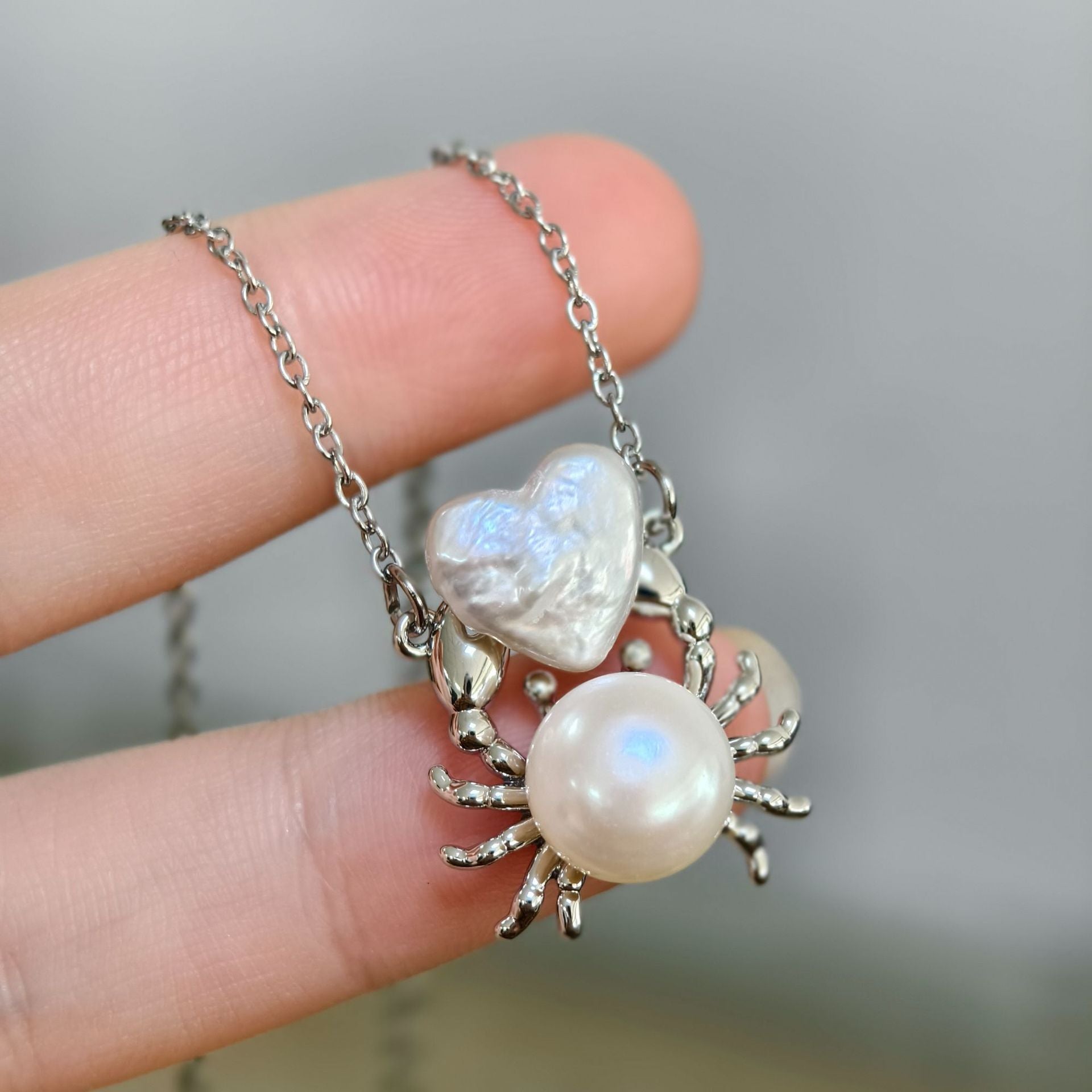 Wholesale Ocean Pearl Series Cute Pearl Fish Zircon Pendant Necklace
