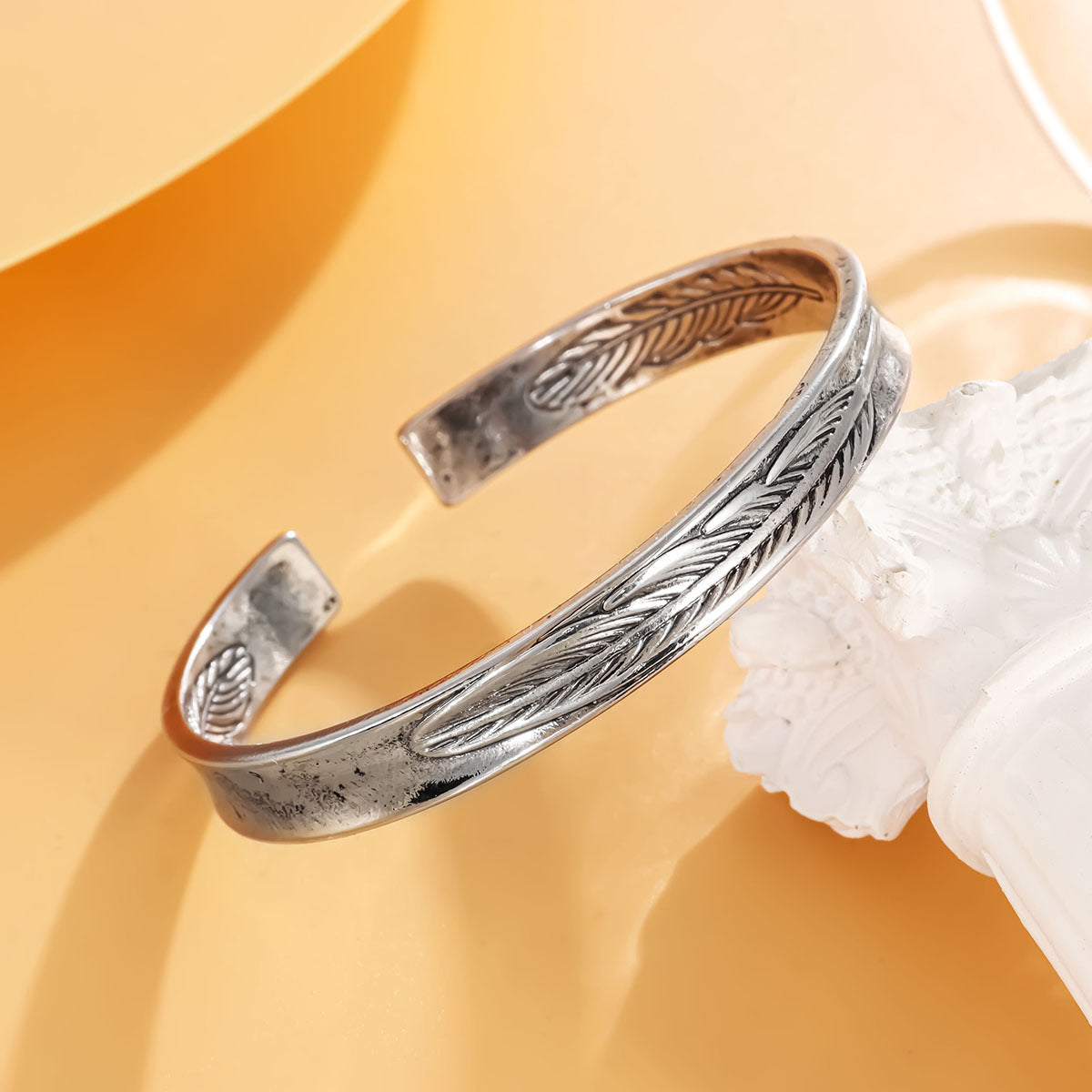 Wholesale Vintage Alloy Fashion Feather Bracelet