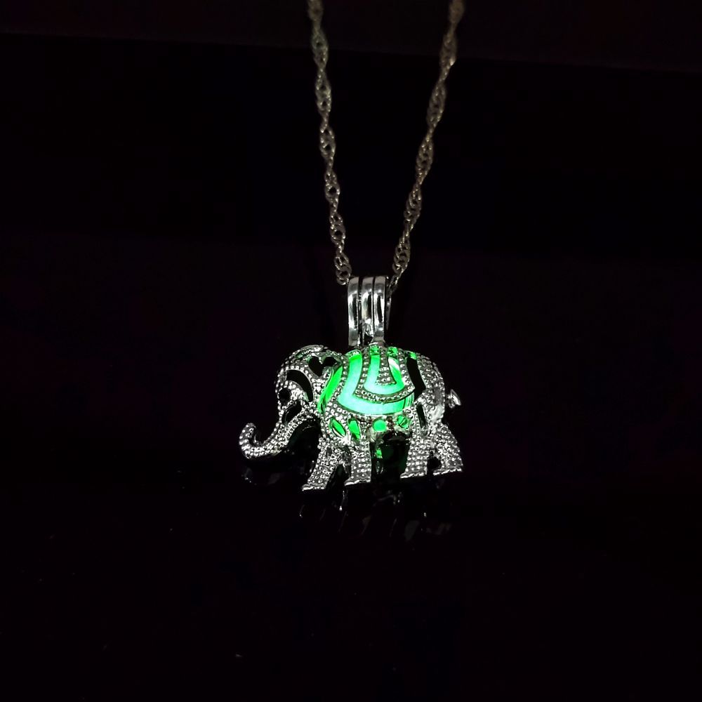 Wholesale Cute Elephant Luminous choker necklace