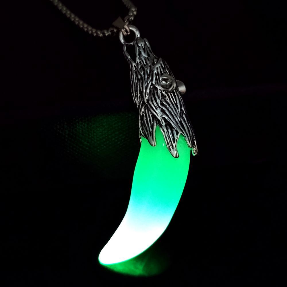 Wholesale  Men' s Luminous Wolf Tooth Pendant Dark Luminous  Animal Hyena