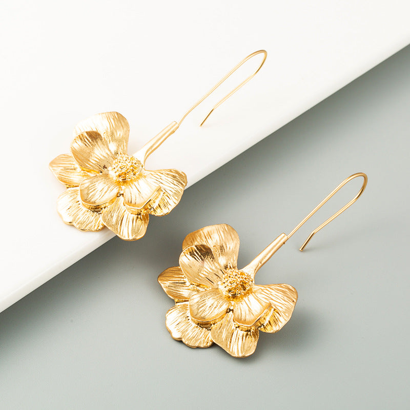 Wholesale Exaggerated long flower gold earrings