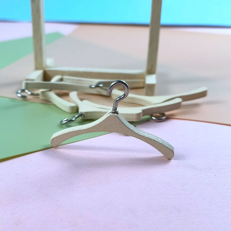 Wholesale Dollhouse mini simulation clothes hanger Doll Accessories