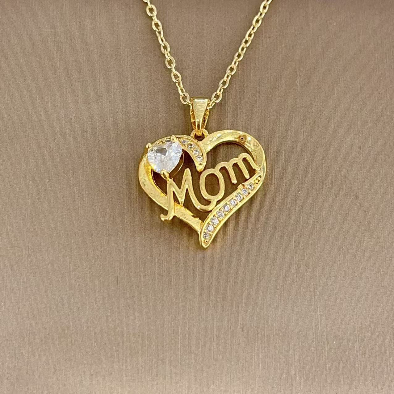 Wholesale Mother' s Day Letter Mom necklace heart necklace