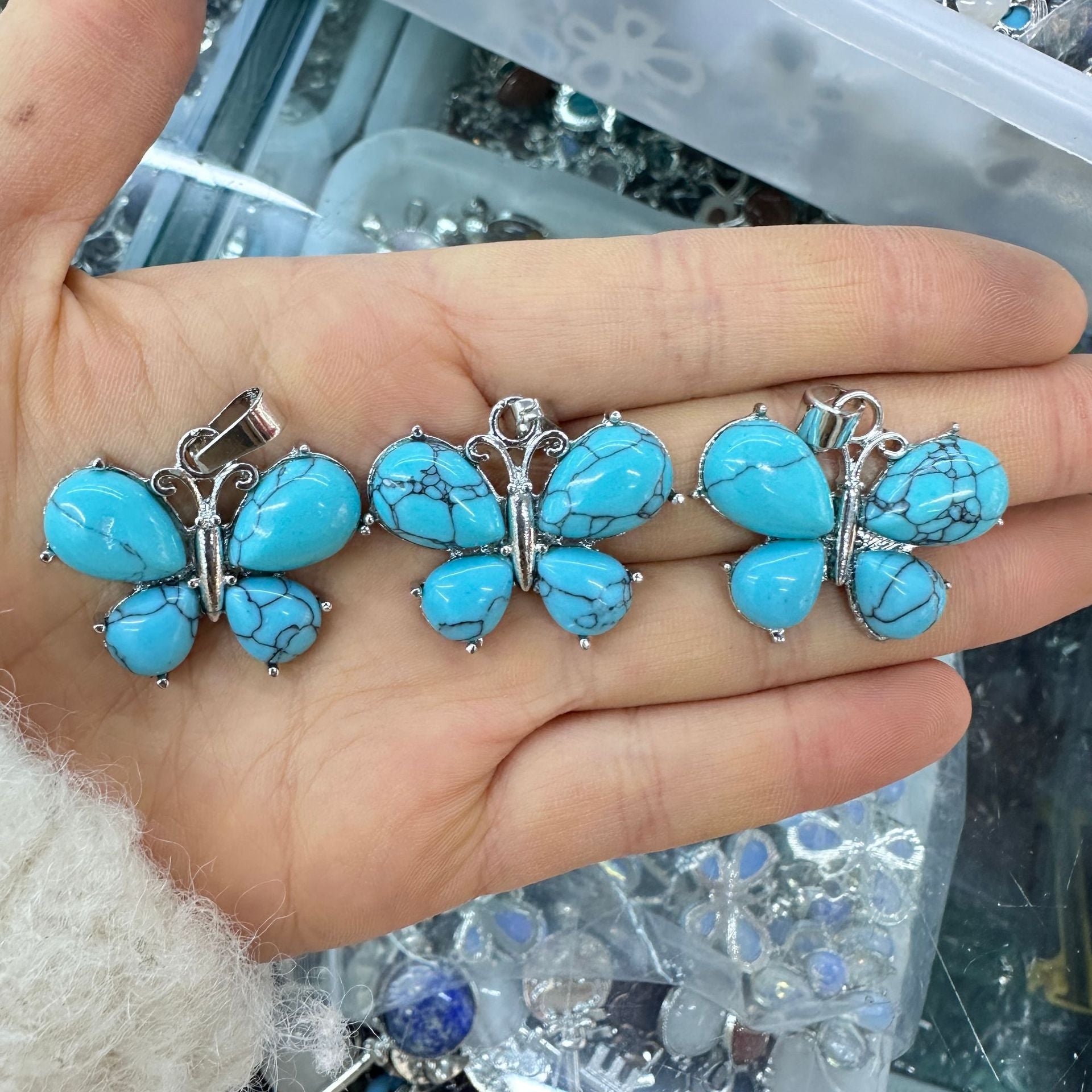 Wholesale Crystal Butterfly Pendant Amethyst Tiger Eye Natural Stone  Necklace