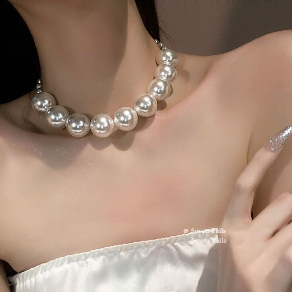 Wholesale Exaggerated pearl clavicle sweater necklace