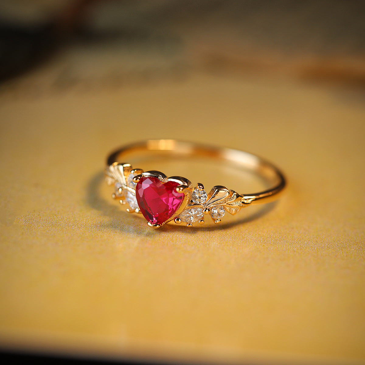 Wholesale S925 Sterling Silver Simple Exquisite Heart-shaped Minimalist High-end Temperament Rings