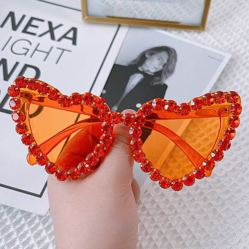 Wholesale Love Fashion Heart Shape Diamond Sunglasses