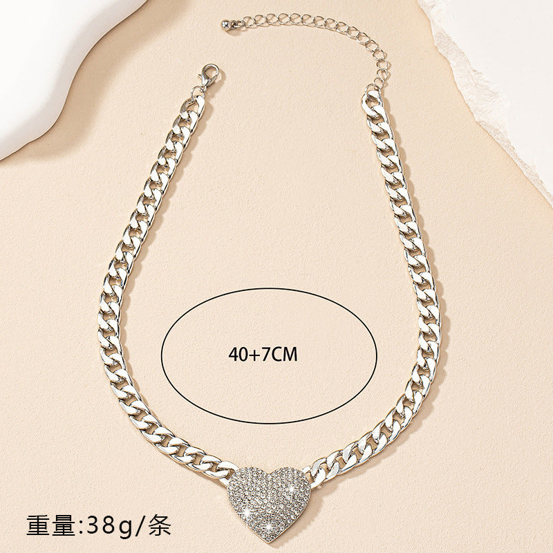 Wholesale Alloy Electroplated Golden Heart Pendant Necklace Cuban Chain Women S Trendy Jewelry Accessory Casual Gift