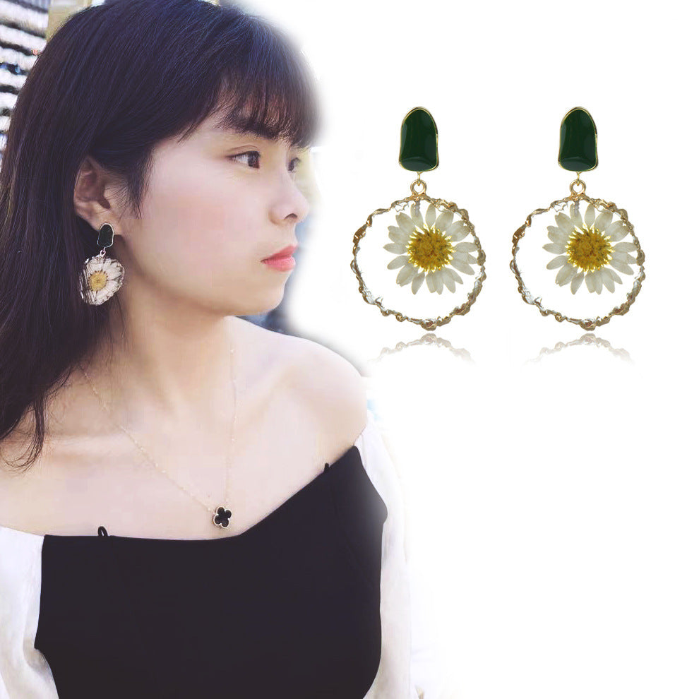 Wholesale Real Daisy Resin Drip Oil Amber Alloy Earrings