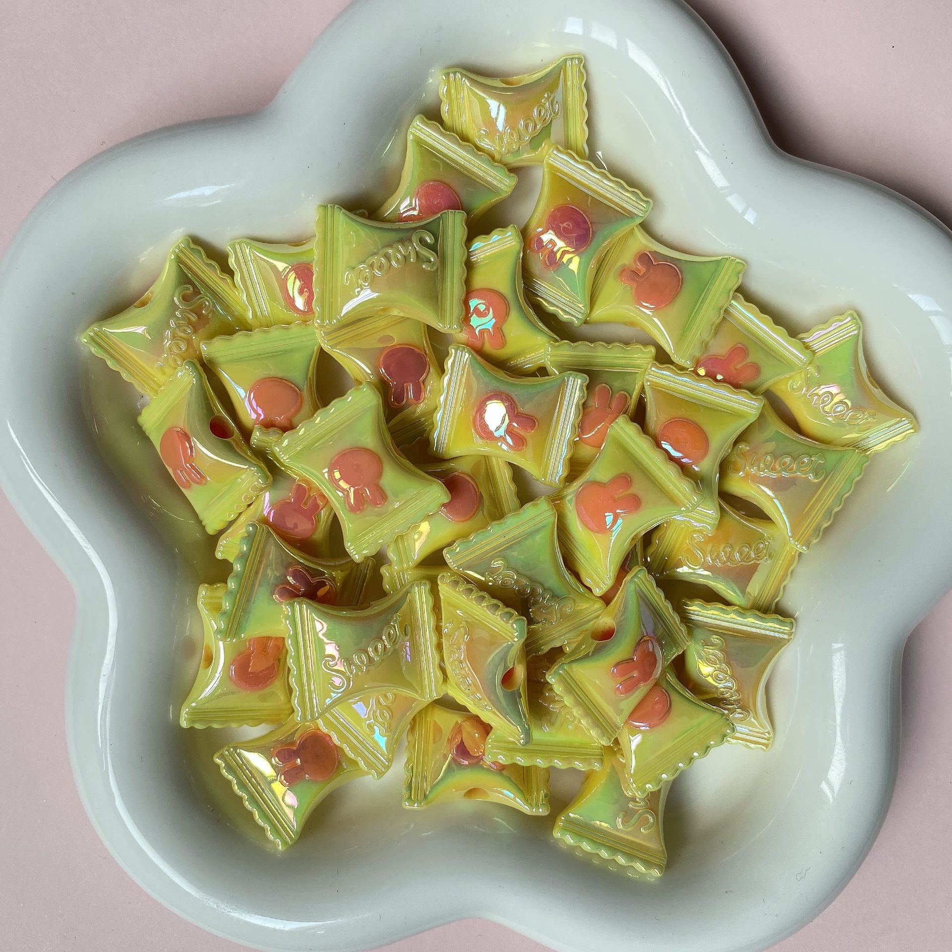 Cuentas de dulces acrílicos multicolores con crema para el paquete de 10 piezas al por mayor