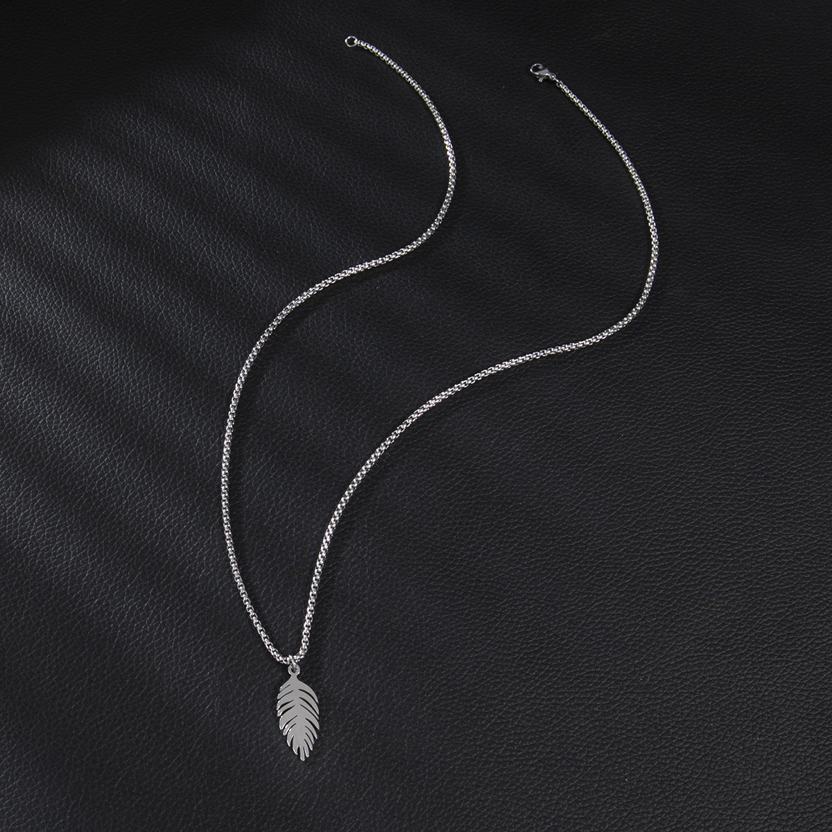 Wholesale Stainless steel leaf necklace feather clavicle chain