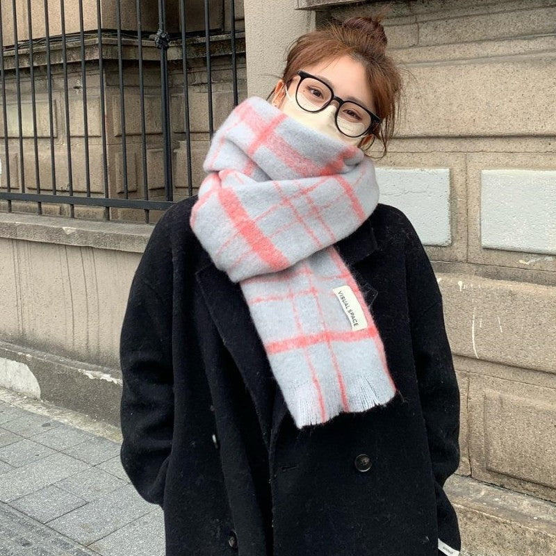 Wholesale New Character Cashmere Thick Warm Scarf in Autumn and Winter