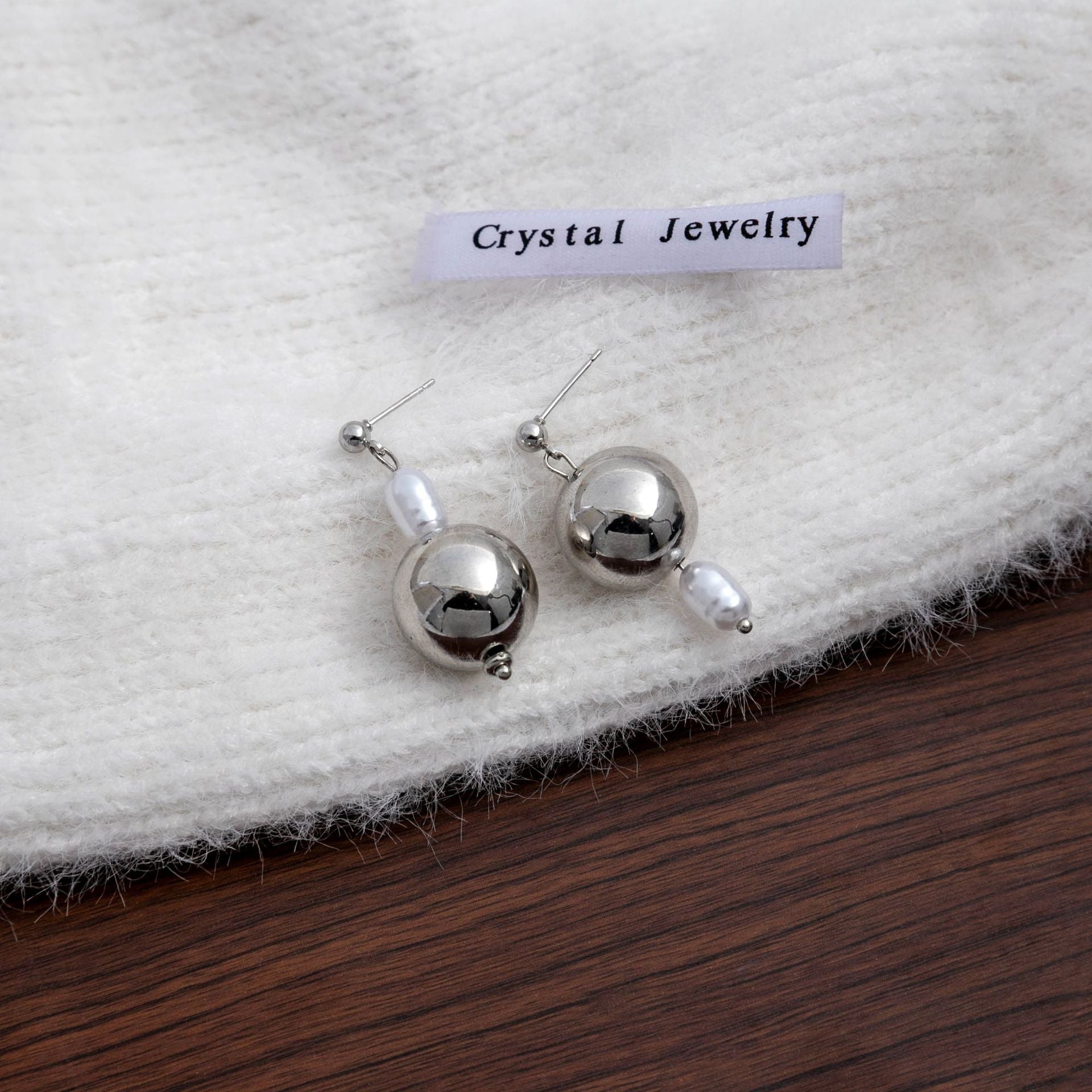 Wholesale Irregular Geometric Round Pearl Alloy Earrings