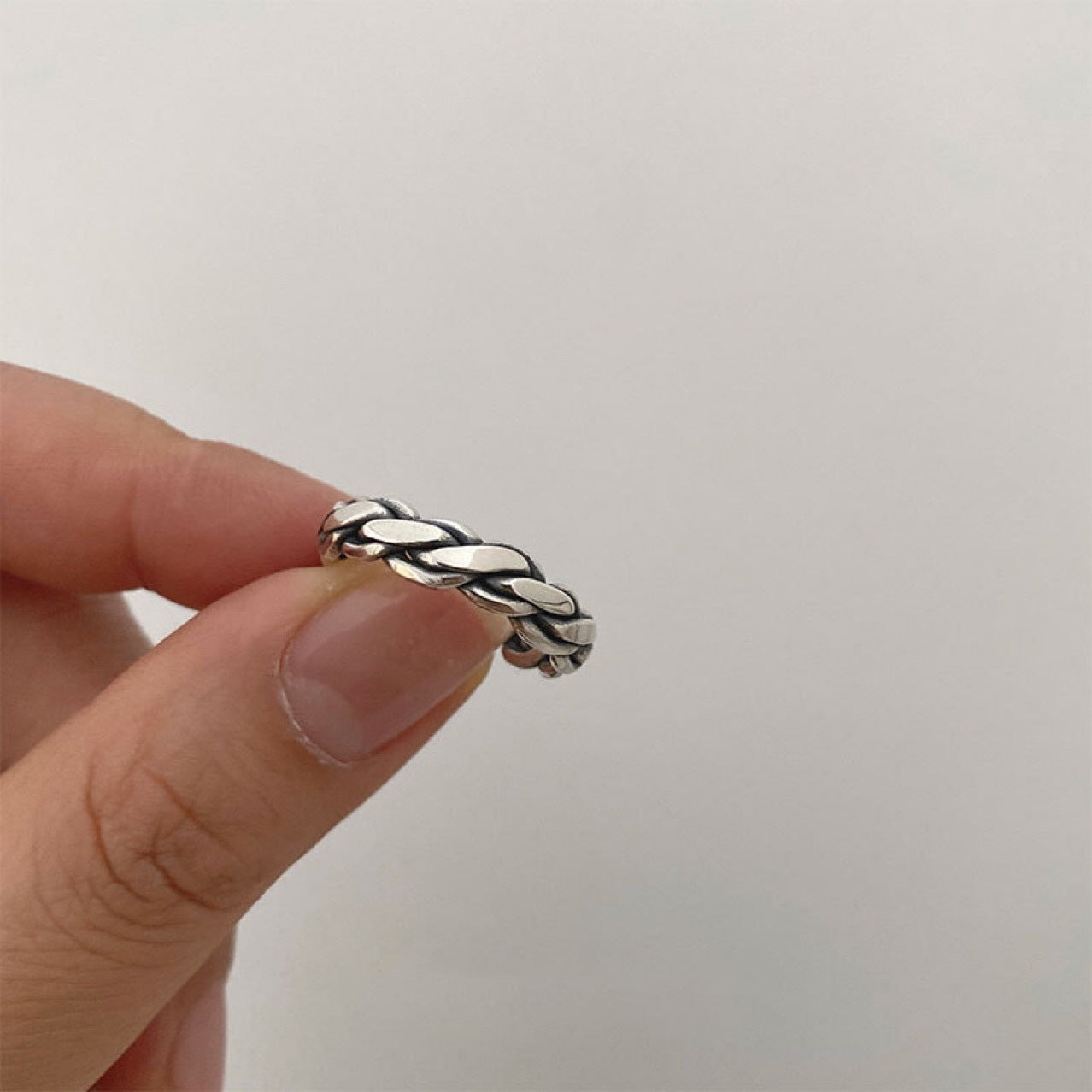Wholesale Retro fashion oval geometric twist open ring
