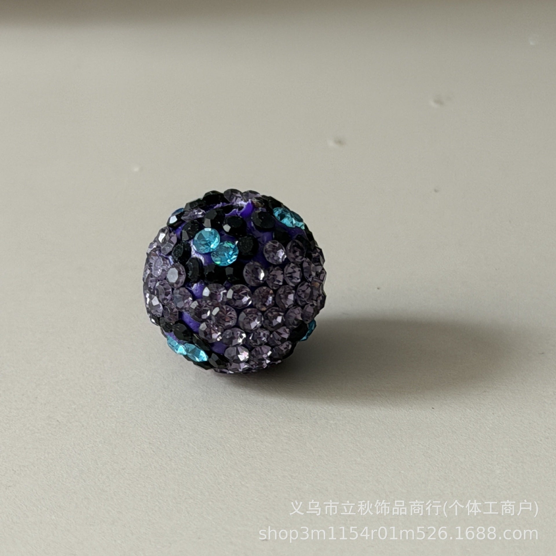 Wholesale  10pcs Leopard patterned clay round diamond beads