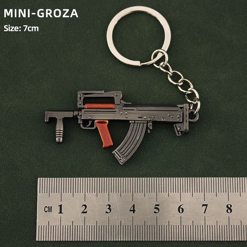 Wholesale Mini Metal Gun Model Keychain P90 S686 Dp-28 Alloy Pendant Small Decorative Toy Office Culture Metal Crafts