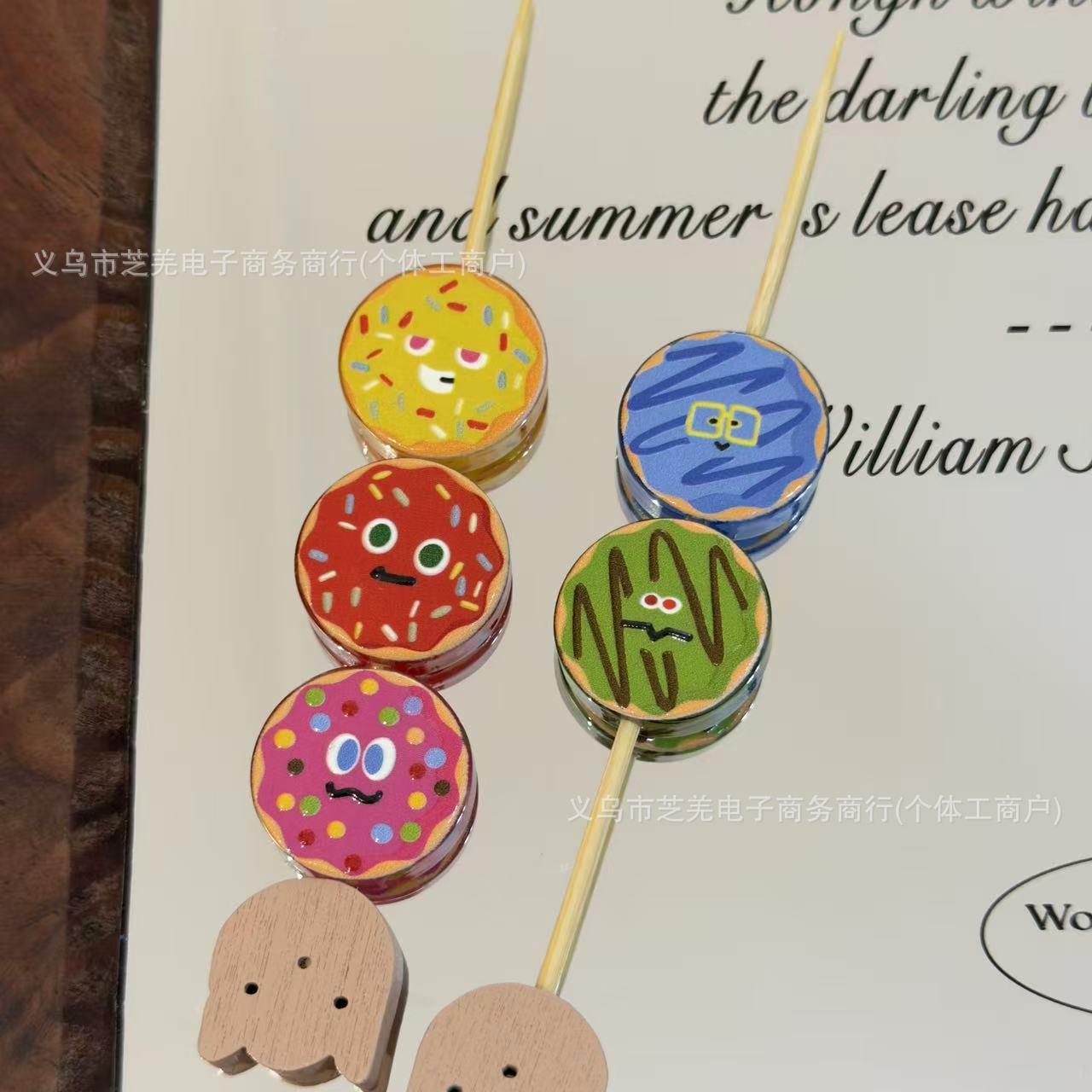 Wholesale 10pcs embossed expression donut acrylic beads OLY Exclusive