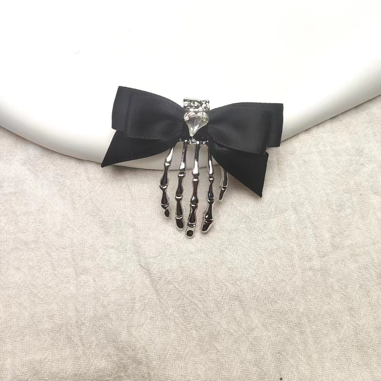 Wholesale Halloween Skull Ghost Claw Bow Alloy Hairpin