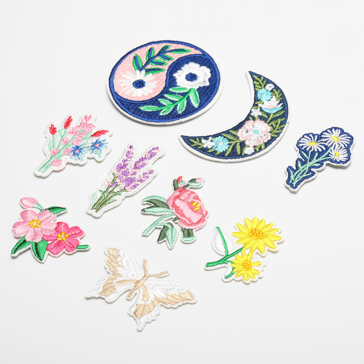 Wholesale Chinese Style Embroidered Flower Patches Twill DIY Applique Decorative Accent For Towels Bags Resale