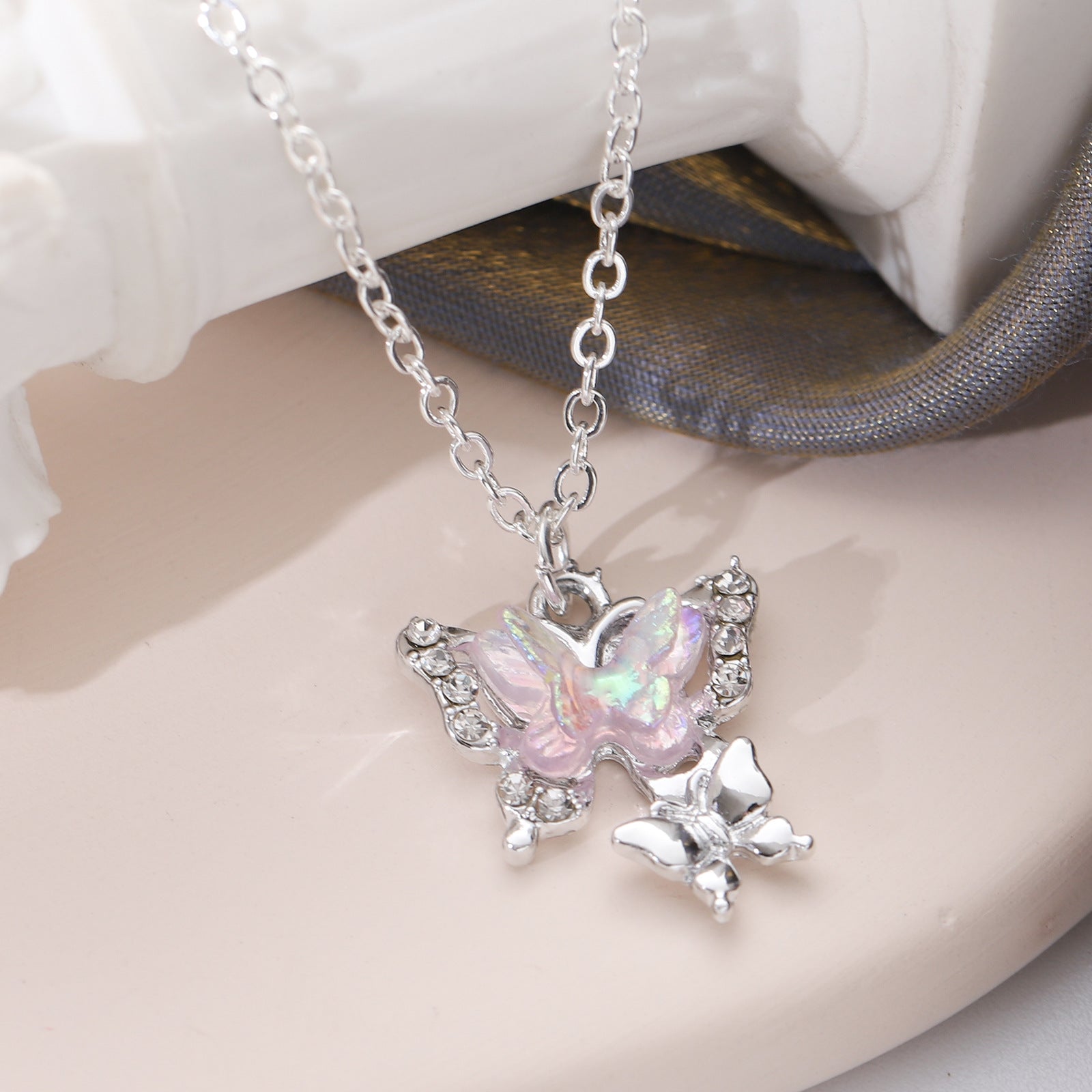 Wholesale Diamond Imitation Cat's Eye Three-Dimensional Butterfly Pendant Necklace
