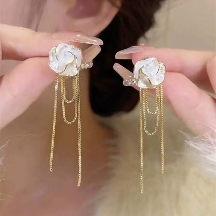 Wholesale S925 silver needle camellia earrings cool style fashion French flower earrings