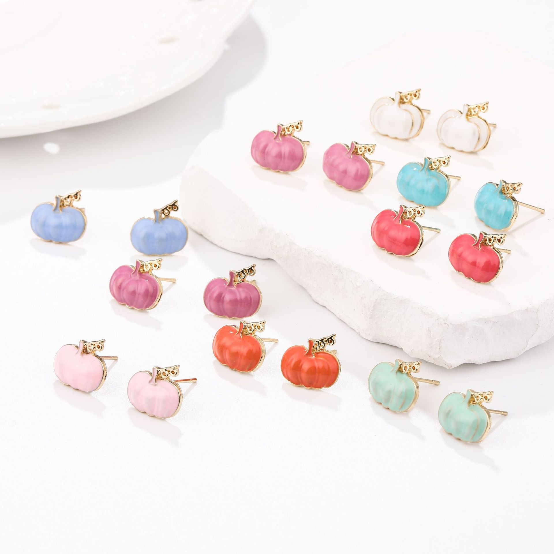 Wholesale  Pumpkin Earrings For Women Cute Small Zinc Alloy Drip Oil Design Creative Gift Trendy Jewelry Accessory For Boutique Resale