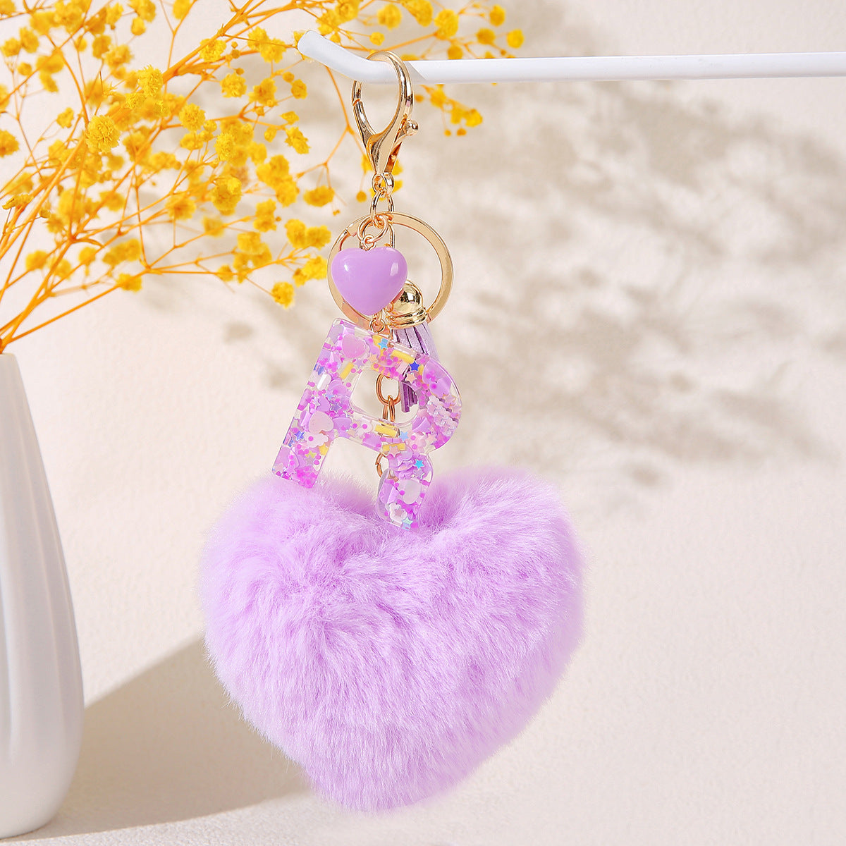 Wholesale in stock Love Shape Hair Ball Letter Keychain Wholesale Glue Sequins 26 Letter Key Ring Girl Backpack Decoration