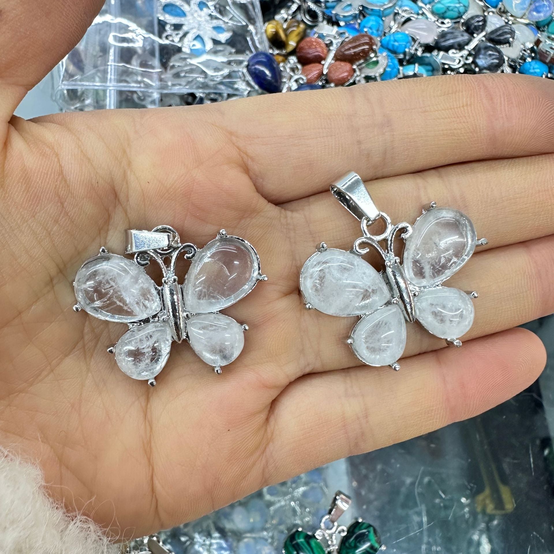 Wholesale Crystal Butterfly Pendant Amethyst Tiger Eye Natural Stone  Necklace