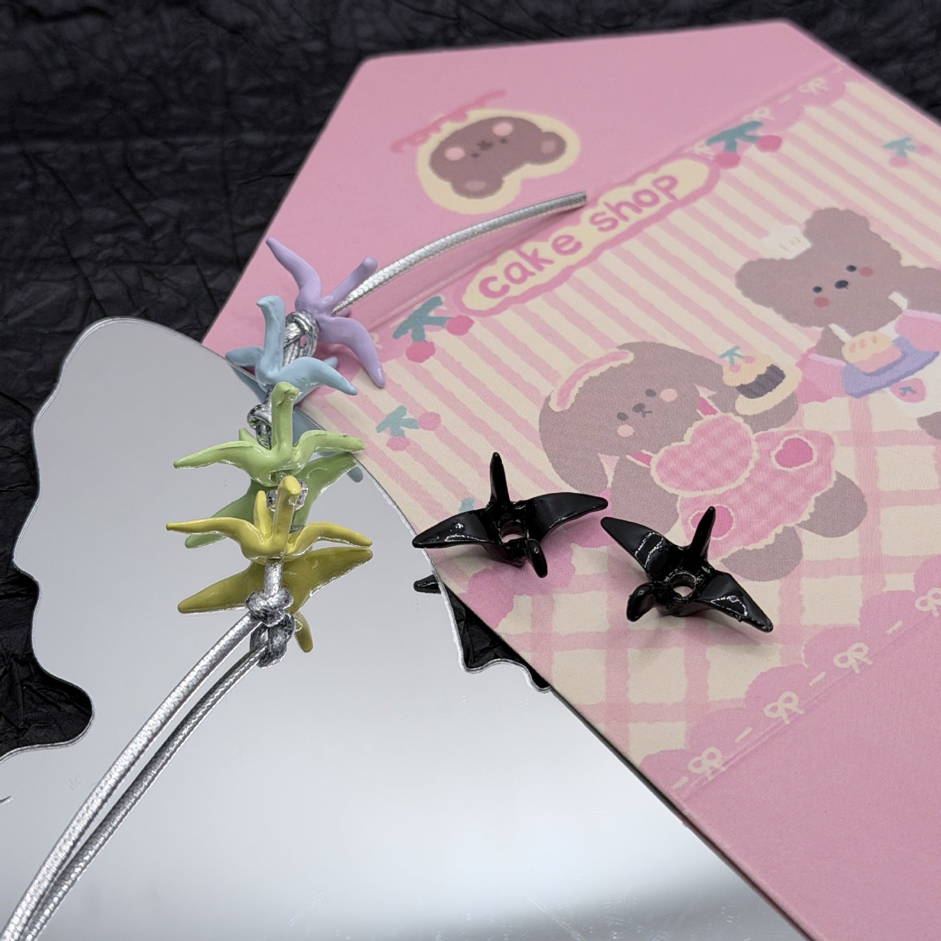 Wholesale 10pcs Alloy origami crane painting DIY alloy accessories vertical hole bead stringing