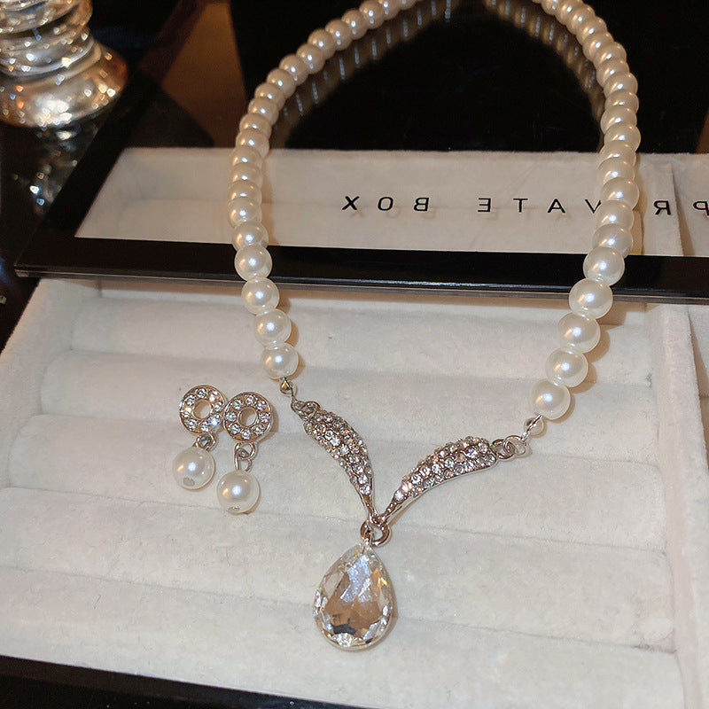 Wholesale Diamond Drop Pearl Earrings and Necklace Set